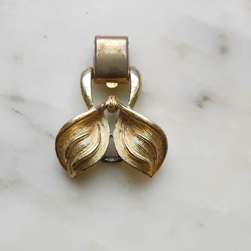 Vintage Clasp to a Coro Necklace